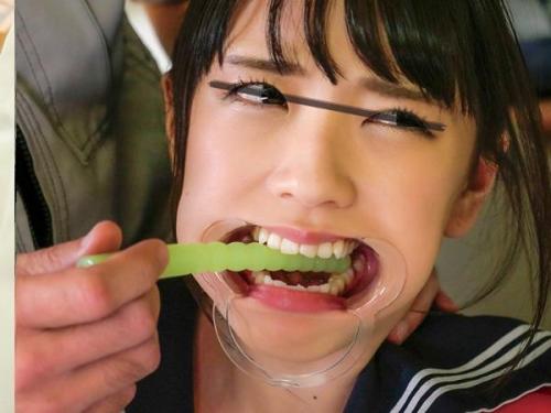 ＜マジ輪姦＞放課後の学校の教室でうぶなセーラー服JKを狙った卑劣な強姦…強制開口器具を使い無理矢理喉奥まで挿入され