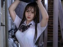 【女学生】娘に欲情する変態父！雨で濡れた娘のいやらしい体つきに欲情しちゃって親子の仲を超え種付！www
