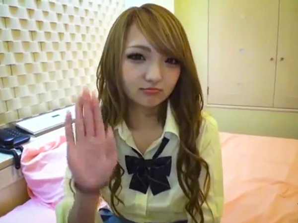 ＜援交女学生＞痴女女学生が学校サボっておじさんと濃厚種付！痴女マ〇コ串刺しにして濃厚精子勝手にセックスピストン！