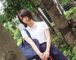 【女子校生ショートカット】小振り美乳をチラつかせやらしい声を振りまいて感じイカされまくるパパ活女子生徒