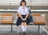 【女子高生ベロチュー】セーラー服越しに感じる絶頂に入り浸り学校終わりにイカされヨガる女子高生