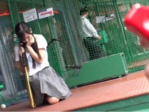 可愛い女子学生と野外露出デート！リモコンローターのスイッチを入れられ路上でイッて腰が抜ける！こっそり隠れて屋外SEXする