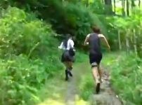 ＜鬼畜女子高生輪姦＞「おらっ！ちゃんと濡らせよ♡」スケベ輪姦魔に山奥に連れていかれてナカダシSEXされまくる美少女女子高生！