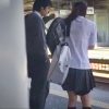 【制服女子校生×チ〇ン】満員の電車内でチ〇ンされたGAL女子校生！ガニ股おもちゃ責めでマン汁ドバドバ＆顔射で精液まみれ！