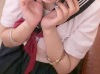 デカ尻GALの制服女の子校生がパパ活で着衣逆レ〇プ！ビッチ痴女のお化け吸引フェラの性欲モンスター！