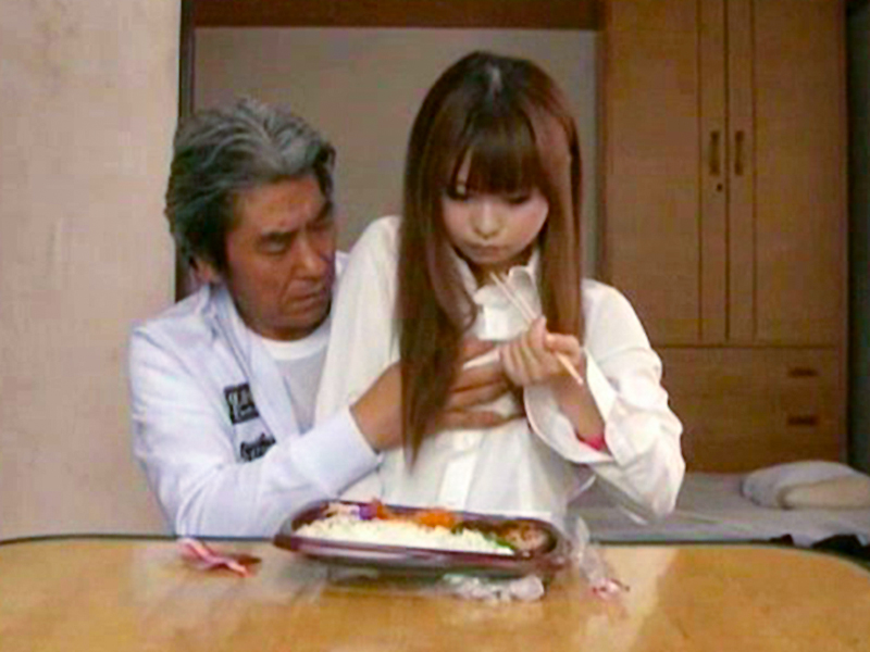 【ＪＫ交尾】おとなしい美少女制服女子校生がオヤジの部屋に連れ込まれ調教セックス.種付！着衣のまま背面性交からズボズボ精子注入！