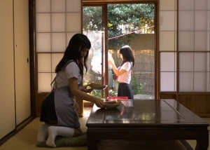 【女子校生カップル】びっちょり股間を吸い込みながら下半身丸出しで擦りまくる女の子生徒