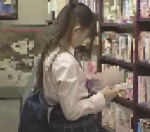 【jk×痴漢】偶然捉えられた衝撃映像！防犯カメラに残された可愛い子jkが痴漢レ〇プされる