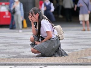 美女子JKと屋外羞恥デートした帰りにホテルに行ってパコる！濡れ濡れおま〇こを愛撫されて大洪水！セーラー服を着たまま交尾