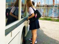 【マジックミラー号】「やだぁ…彼氏のより大きい♡♡」NTRて生ナカダシさせる幼いフェイスな現役娘高生ｗ【シロウト女子高生モデル】