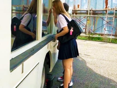 【マジックミラー号】「やだぁ…彼氏のより大きい♡♡」NTRて生ナカダシさせる幼いフェイスな現役娘高生ｗ【シロウト女子高生モデル】