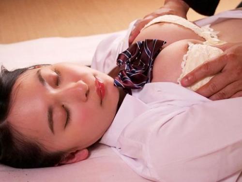 綺麗系制服可愛い子が中年変態マッサージ師に卑猥な施術をされておっぱいでしごくふぇらちおしちゃうぅぅぅ！