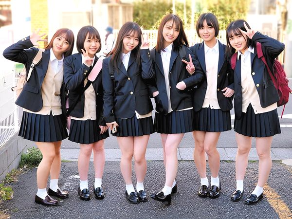 ＜娘校生＞究極ハーレムの課外授業で”4”連続中出し！ドS痴女なエロ制服JKが唾液交換の舐め調教で痙攣興奮♡＜M男いじめ＞