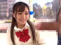 女学生の目の前で巨根見せつけ！初めての膣奥まで届くチ〇ポをねじ込まれて敏感な子宮をグリグリ突かれまくり興奮！