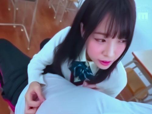 【制服少女】先生のちくび…コリッコリだよぉ～～～♪小悪魔すぎた幼いビッチ！担任教師をちくび責めしてイタズラ快楽に超没入ｗｗｗ