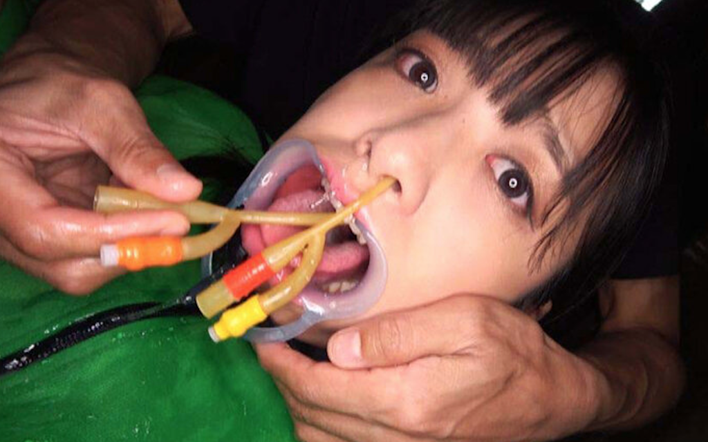 【柴森ゆうひ】スクールビキニ姿のドMマゾロリ女子校生を拘束電動オモチャ電マ責め手マンオナニーイラマチオ喉奥拷問SM調教えろ動画