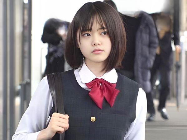 ＜電車チ〇ン＞ロリデカぱいな制服女子高生を狙うストーカーのパンチラ盗撮！車内で強姦調教…睡眠薬で昏睡する肉便器を夜這いレ〇プ＜顔射＞